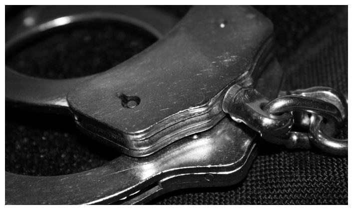 handcuffs_by_mhjelmer.jpg